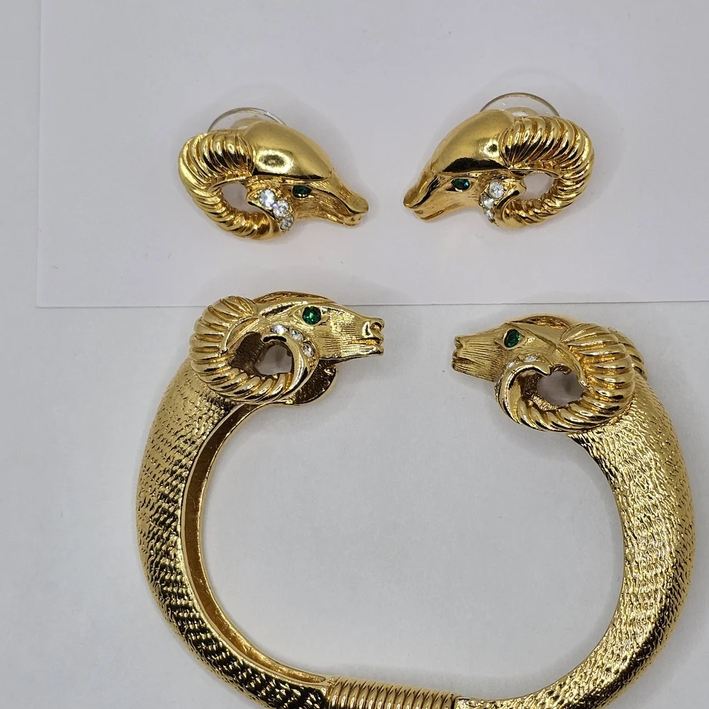 Vintage Kenneth Jay Lane Jewelry Set! ✨️ - Picture 8 of 8